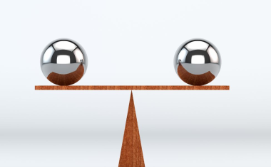 Fractional Sales Director vs Full-Time Sales Director – Which Is Right for SMEs?
